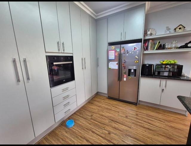 3 BEDROOM HOUSE FOR SALE IN SOUTH CREST